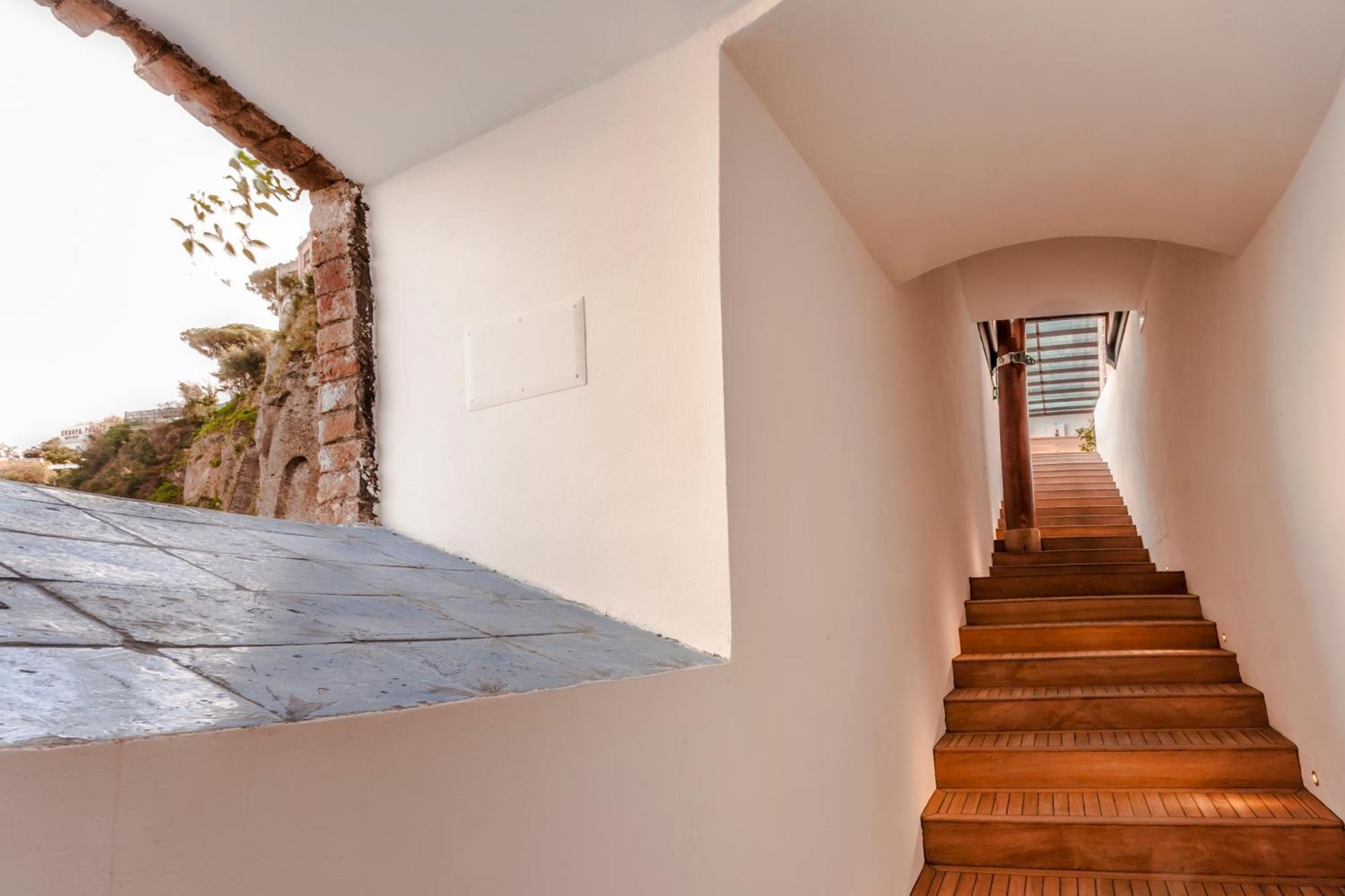 Yacht Club Capo Cervo Suites B&B Sorrento Exterior foto