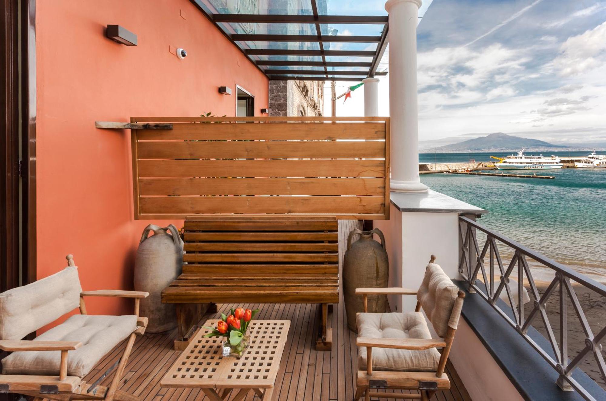 Yacht Club Capo Cervo Suites B&B Sorrento Exterior foto