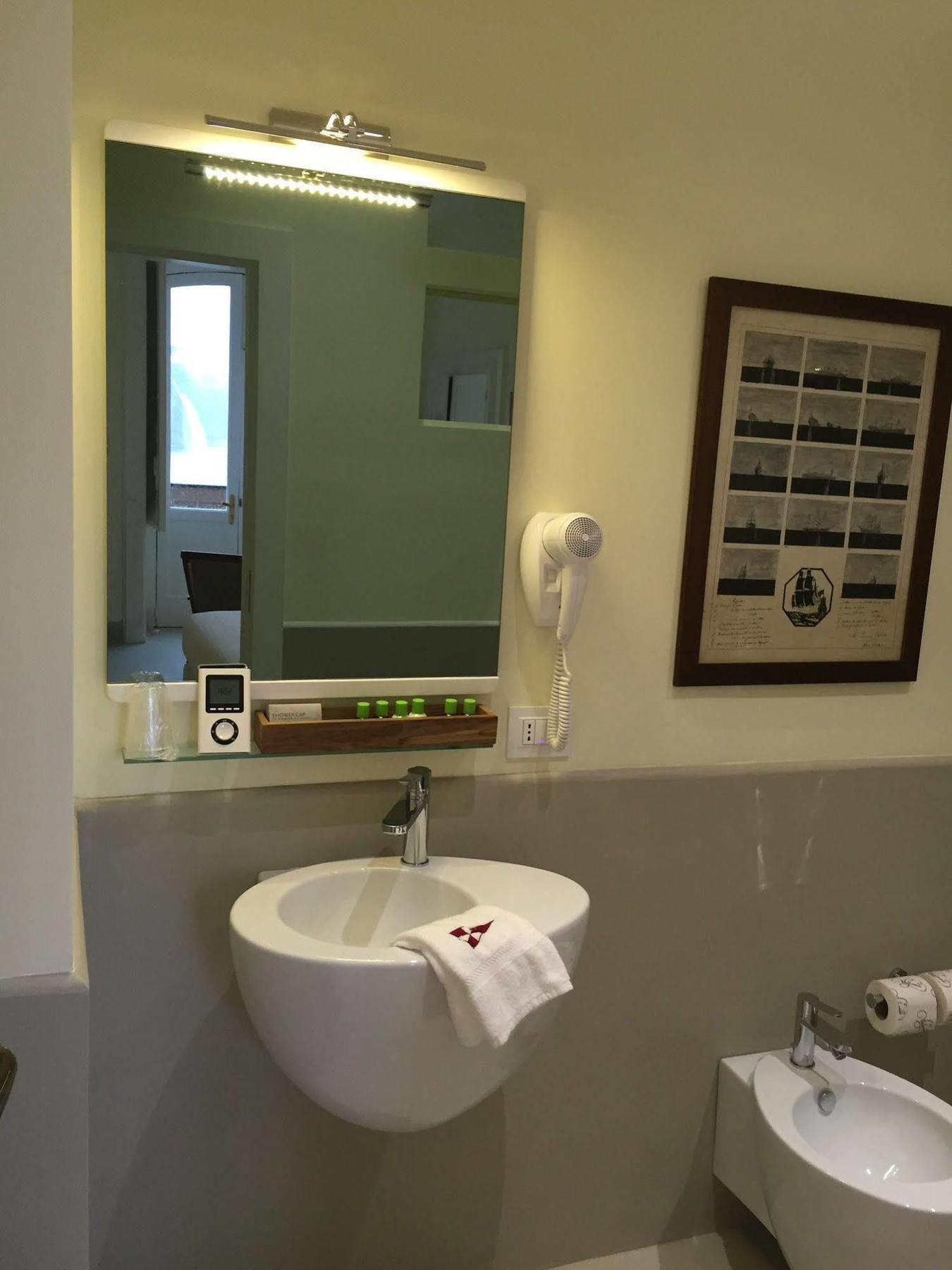 Yacht Club Capo Cervo Suites B&B Sorrento Exterior foto